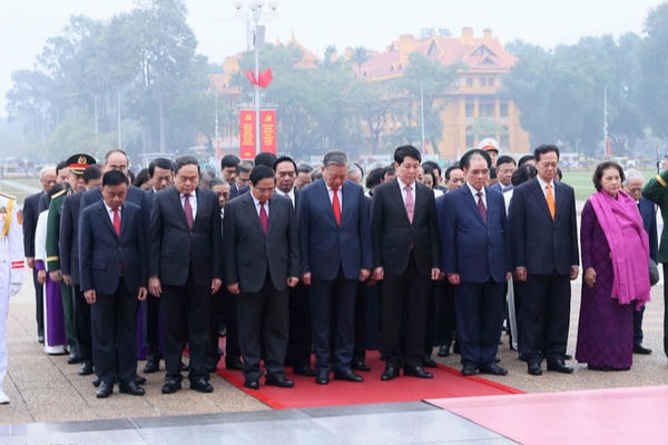 Lãnh đạo Đảng, Nhà nước vào Lăng viếng Chủ tịch Hồ Chí Minh