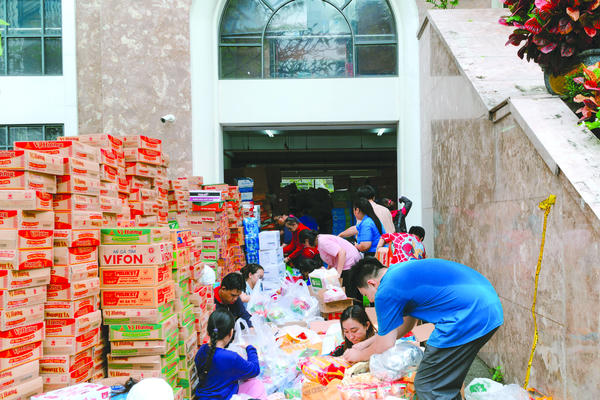 Ấm áp nghĩa đồng bào