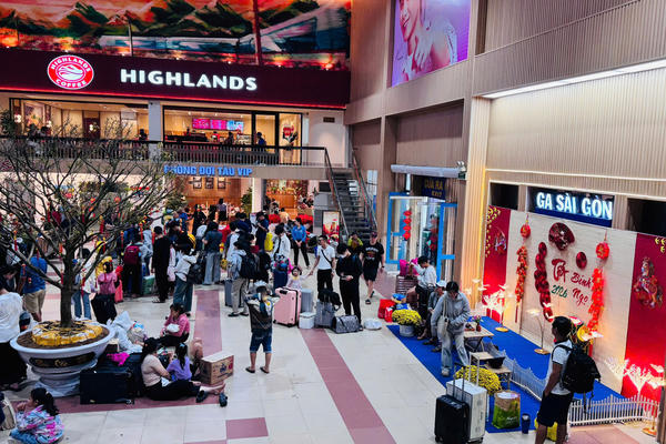 Ngành đường sắt cảnh báo hành khách lỡ chuyến tàu Tết vì tới nhà ga chậm