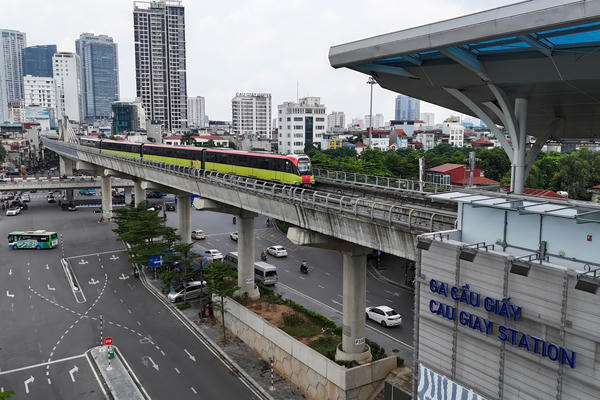 Tăng chuyến giờ cao điểm, Hà Nội Metro áp dụng biểu đồ chạy tàu mới