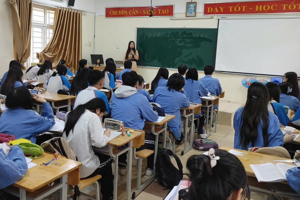 Nhân viên trường học chờ đợi phụ cấp ưu đãi nghề 