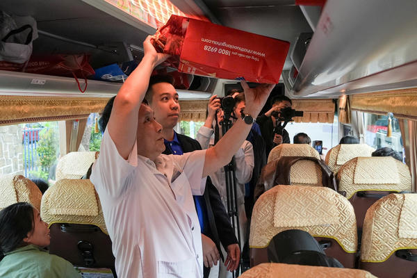 Chuyến xe yêu thương đưa hàng trăm bệnh nhân về quê đón Tết