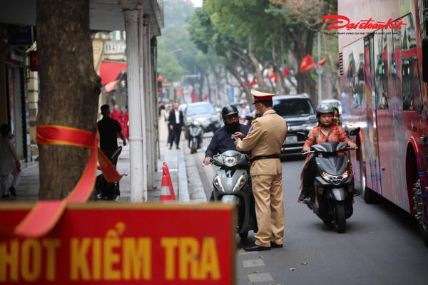 Hà Nội xử lý nhiều trường hợp vi phạm nồng độ cồn trong sáng Mùng 1 Tết