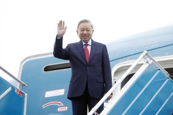 Tổng Bí thư Tô Lâm lên đường tham dự cuộc họp khai mạc Hội đồng Hòa bình về Gaza