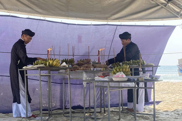 Tục cúng cầu ngư trong dịp đầu năm của người dân ven biển