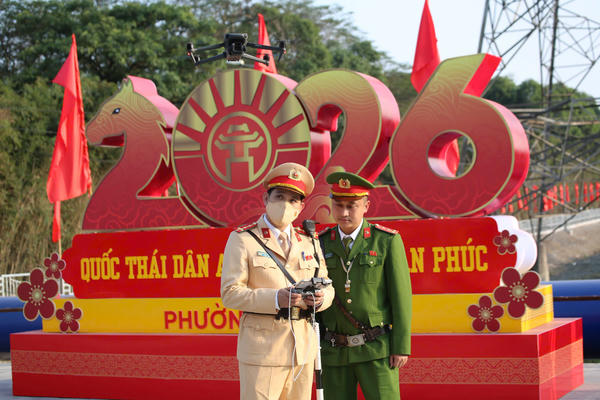 CSGT Hà Nội dùng flycam giám sát giao thông, siết chặt vận tải hành khách