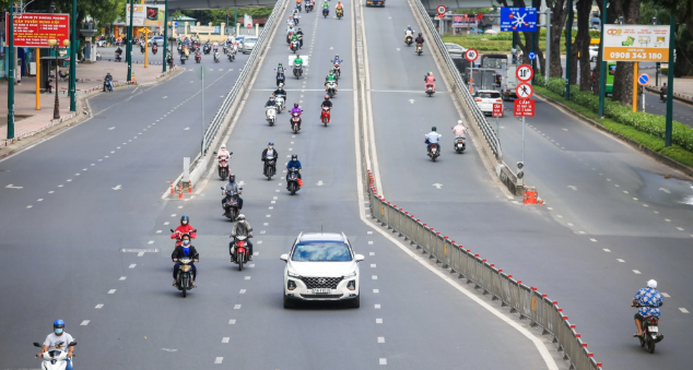 Thủ tướng: Không để xảy ra ùn tắc kéo dài trên các tuyến đường vào trung tâm Hà Nội và TPHCM