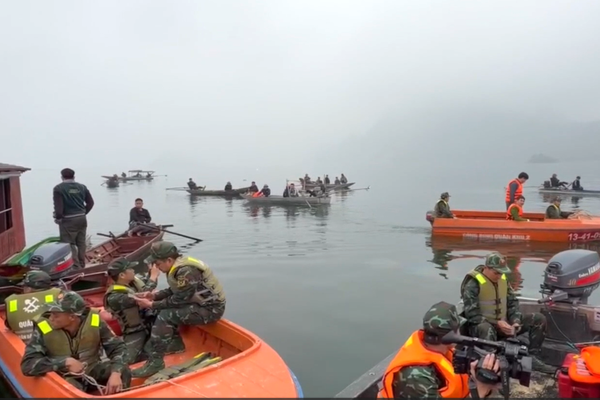 Thuyền chở khách gặp nạn ở hồ Thác Bà chỉ được chở 12 người ?