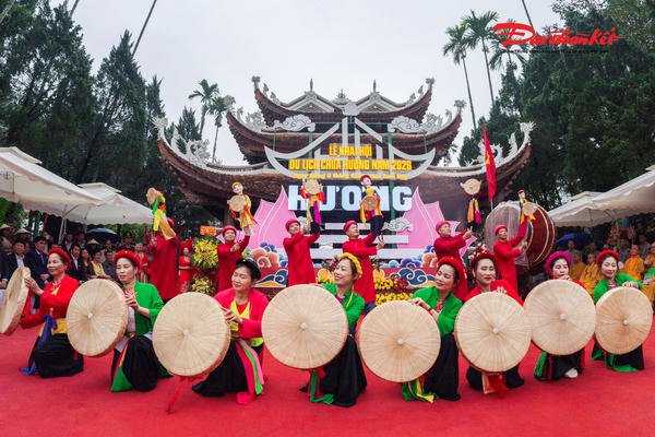 Lễ khai mạc Lễ hội chùa Hương 2026 để lại nhiều dấn ấn tốt đẹp trong lòng du khách