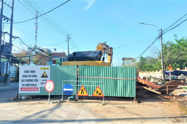 Đà Nẵng: Rào chắn giữa lòng thành phố, xây dựng kéo dài ảnh hưởng đến đời sống của người dân