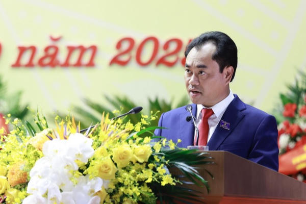 Ông Trịnh Việt Hùng nhận chức Thứ trưởng Thường trực Bộ Nông nghiệp và Môi trường Ông Trịnh Việt Hùng nhận chức Thứ trưởng Thường trực Bộ Nông nghiệp và Môi trường