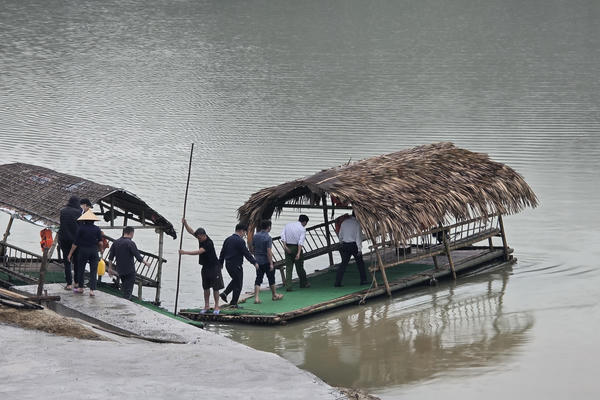 Thanh Hóa: Tiềm ẩn tai nạn trên lòng hồ Xuân Minh Thanh Hóa: Tiềm ẩn tai nạn trên lòng hồ Xuân Minh