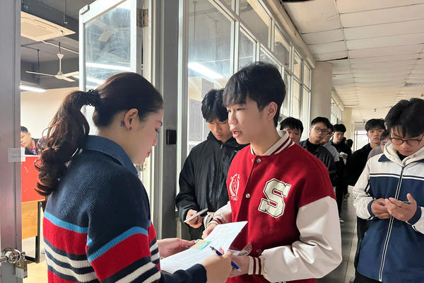 Các kỳ thi riêng tăng nhiệt từ tháng 3