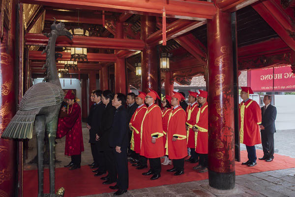 Hà Nội dự kiến chi 300 tỷ đồng đào tạo tiến sĩ: Kỳ vọng lớn, thách thức không nhỏ