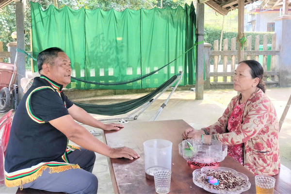 Phát huy vai trò già làng trong tuyên truyền bầu cử