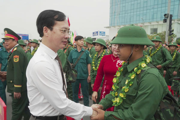 Vĩnh Long đưa hơn 4.400 thanh niên lên đường nhập ngũ 