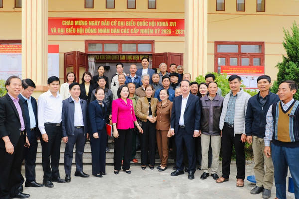 Ninh Bình: Ứng cử viên đại biểu Quốc hội cam kết đồng hành, bảo vệ quyền lợi của cử tri