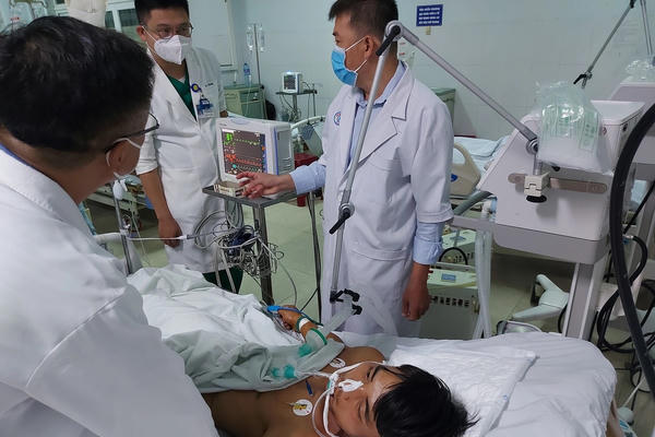 Đà Nẵng: Ba học sinh nhập viện nghi ngộ độc Botulinum