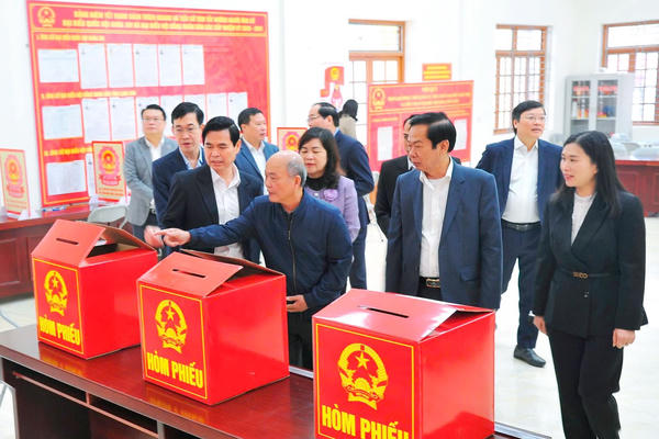 Đoàn công tác Bộ Nội vụ kiểm tra công tác chuẩn bị bầu cử tại Lạng Sơn