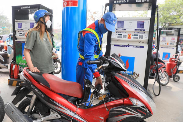 Lúc cần sự chia sẻ, đồng lòng