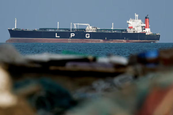 Nguồn cung dầu ra sao nếu eo biển Hormuz bị đóng cửa?