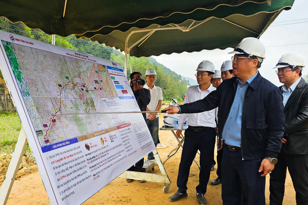 Bí thư Tỉnh ủy Cao Bằng thị sát tiến độ thi công cao tốc Đồng Đăng - Trà Lĩnh