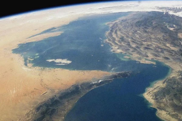 Bộ trưởng Chiến tranh Mỹ Pete Hegseth trấn an lo ngại về eo biển Hormuz Bộ trưởng Chiến tranh Mỹ Pete Hegseth trấn an lo ngại về eo biển Hormuz