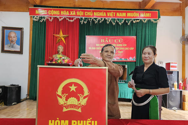 Nghệ An: 100% cử tri người Ơ đu đã tham gia bầu cử