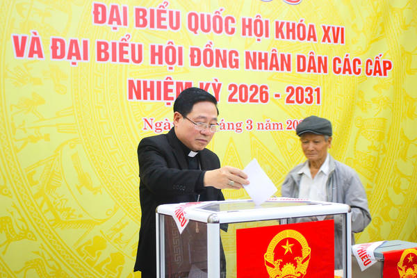 Hưng Yên: Cử tri Tòa Giám mục Giáo phận Thái Bình tham gia bầu cử từ sớm