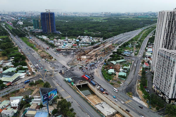 Lãnh đạo TPHCM chỉ đạo “nóng” loạt dự án hạ tầng