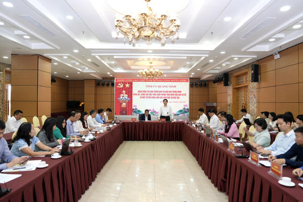 Quảng Ninh: Ưu tiên nguồn lực phát triển cơ sở hạ tầng phục vụ chuyển đổi số