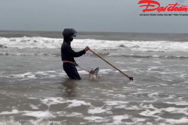 Nhọc nhằn nghề ‘đi giật lùi’ 