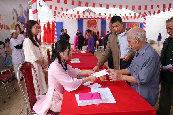 Xứng đáng trước cử tri và nhân dân