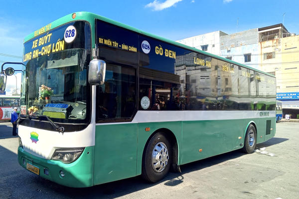 Xe buýt nối TP Hồ Chí Minh và Tây Ninh tăng giá sai quy định 