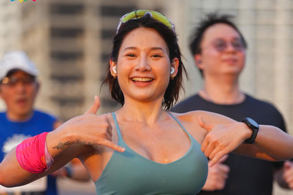 Gần 9.000 vận động viên khám phá cung đường chạy Marathon quốc tế Đà Nẵng