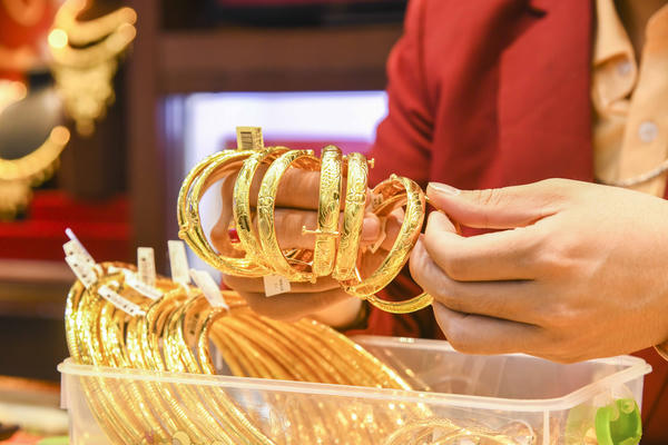 Chuyện gì đang xảy ra với vàng?