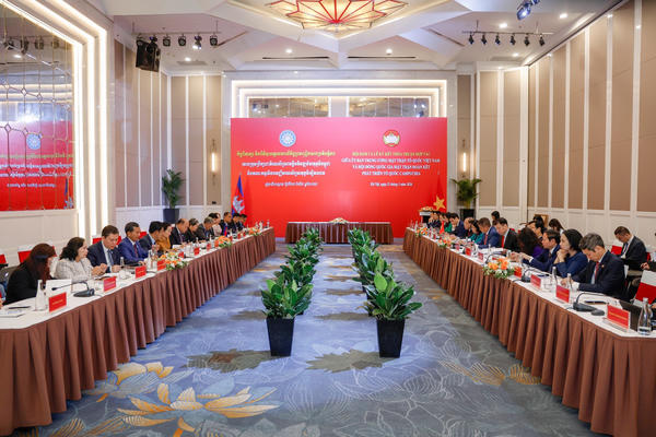 Khai mạc Hội đàm giữa UBTƯ MTTQ Việt Nam và Hội đồng Quốc gia Mặt trận Đoàn kết Phát triển Tổ quốc Campuchia Khai mạc Hội đàm giữa UBTƯ MTTQ Việt Nam và Hội đồng Quốc gia Mặt trận Đoàn kết Phát triển Tổ quốc Campuchia