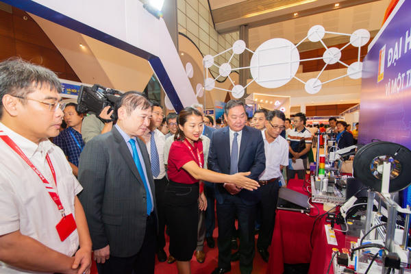  Thi đua đổi mới sáng tạo, phát triển khoa học, công nghệ, chuyển đổi số, chuyển đổi xanh