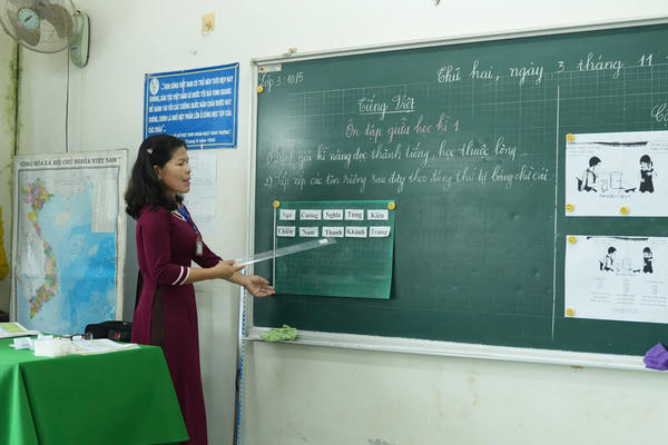 Đề xuất quy định về nhà giáo hợp đồng toàn thời gian sau khi nghỉ hưu