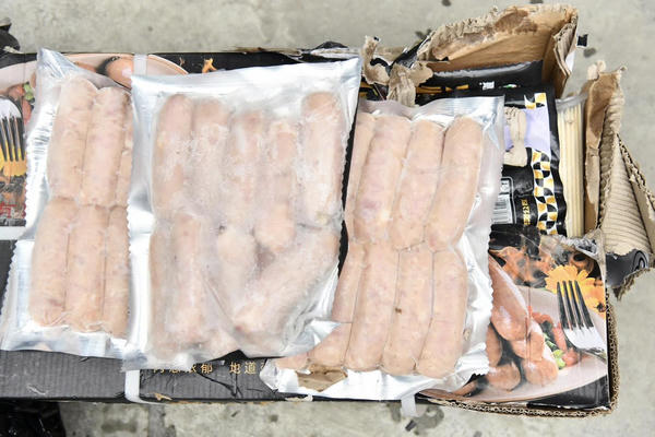 Tuyên Quang tạm giữ hơn 5 tấn lạp xưởng “ba không” trên đường về Hà Nội