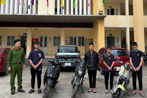 Xử lý nhóm thanh thiếu niên đi xe tốc độ cao, gây rối trật tự công cộng