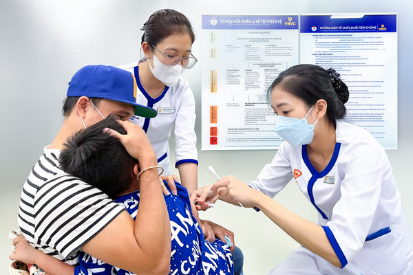 Nhu cầu tiêm vaccine não mô cầu tăng mạnh 