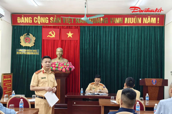 Hà Nội siết quản lý xe tải: Hơn 40 doanh nghiệp ký cam kết chấm dứt rơi vãi vật liệu