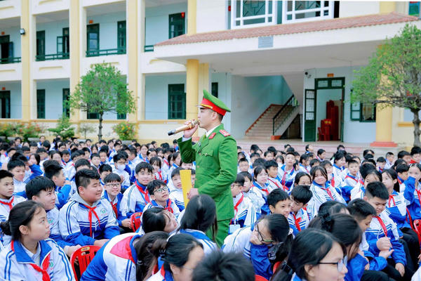 Bạo lực học đường thời số hóa