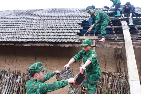 Sau dông lốc, Tùng Vài ấm lại trong vòng tay nghĩa tình