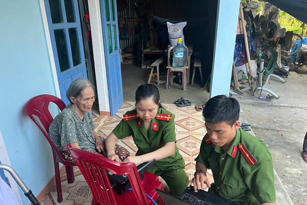Đà Nẵng: Công an đến tận nhà cấp căn cước, bảo đảm không ai bị bỏ lại phía sau trong tiếp cận dịch vụ hành chính