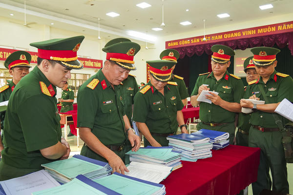 Bộ Tham mưu Quân khu 7 kiểm tra công tác huấn luyện chiến sĩ mới năm 2026 Bộ Tham mưu Quân khu 7 kiểm tra công tác huấn luyện chiến sĩ mới năm 2026