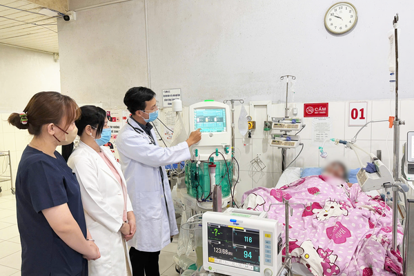 Bệnh viện Chợ Rẫy hỗ trợ Phú Quốc lần đầu lọc máu cứu ca sốc nhiễm khuẩn nặng