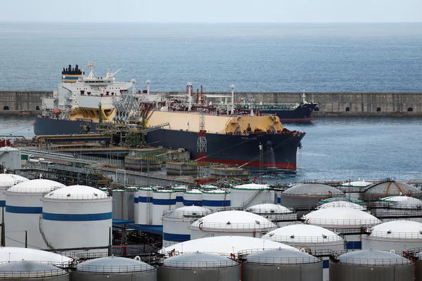 Giá dầu Brent tăng mạnh khi xung đột Trung Đông leo thang Giá dầu Brent tăng mạnh khi xung đột Trung Đông leo thang