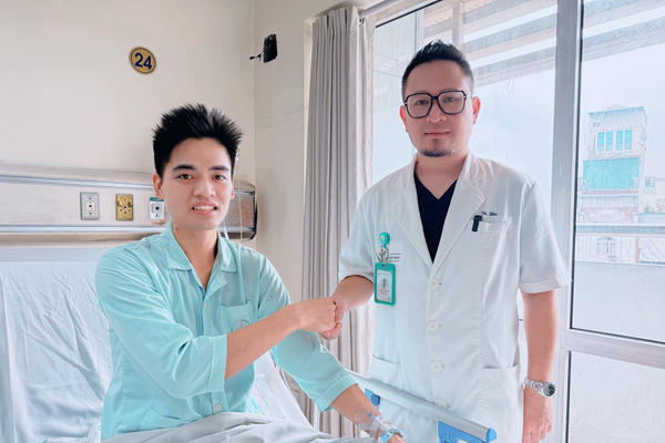 Ghép thận tự thân cứu sống bệnh nhân đa chấn thương nặng